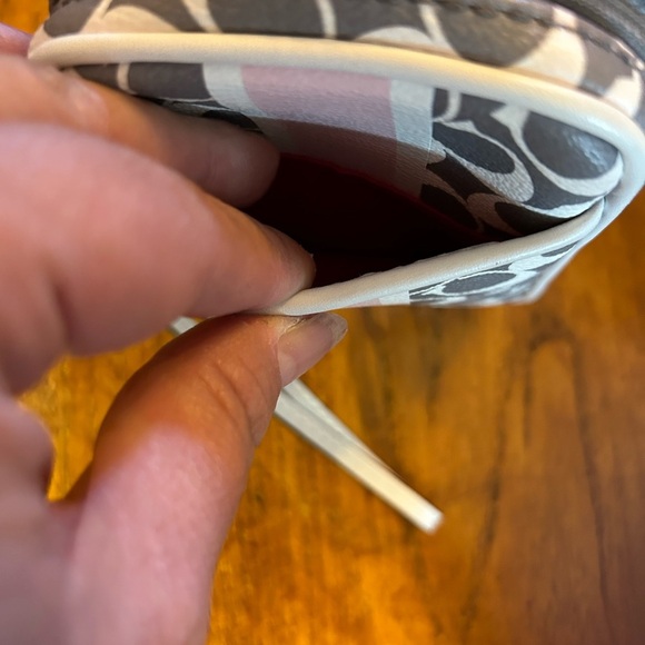 Coach Small Wristlet Gray & White w/ Pink Stripe NWOT!! - Picture 9 of 13